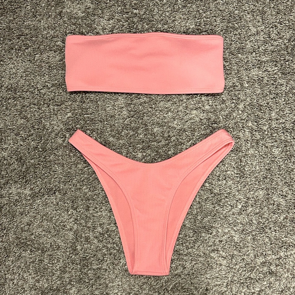 NWOT ribbed pink bikini
